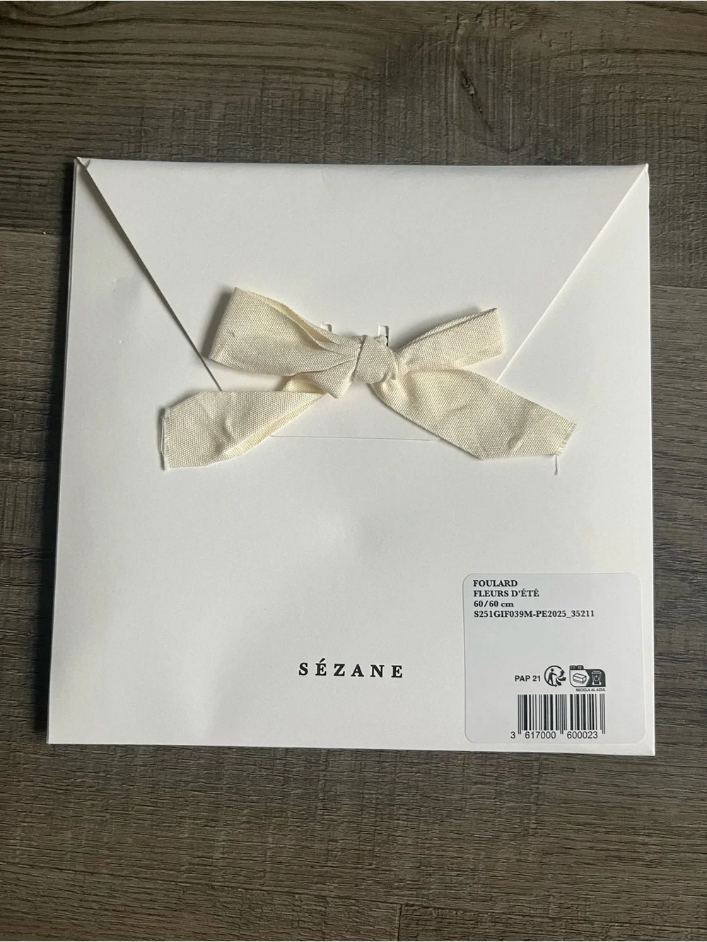 NWT Sezane Le Foulard Scarf, red floral “Fleurs d’ete”